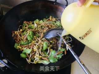 鸡肉焖里的做法步调：12