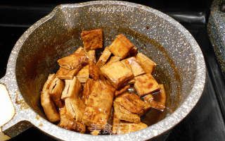 卤火豆腐干的做法步调：12