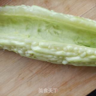 苦瓜拌鸽胸肉的做法步调：1