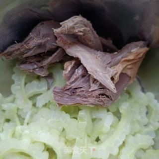 苦瓜拌鸽胸肉的做法步调：5