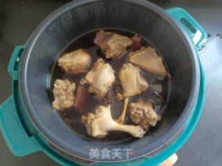 没有减一滴火的酱焖鸭腿的做法步调：12