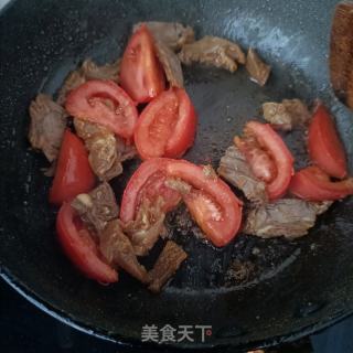 番茄牛肉煮泡里的做法步调：4
