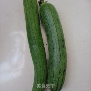 丝瓜排骨汤的做法步调：1