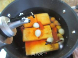 卤鹌鹑蛋豆腐干的做法步调：2