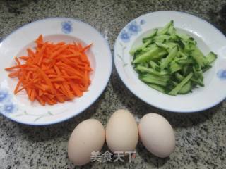 单丝炒鸡蛋的做法步调：1
