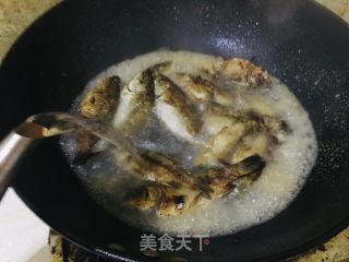 番茄鲫鱼汤的做法步调：4