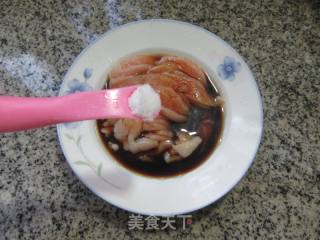 白椒鸡胸肉炒喷鼻干的做法步调：5