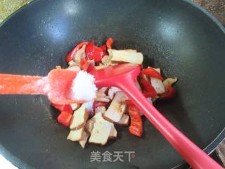 白椒鸡胸肉炒喷鼻干的做法步调：10