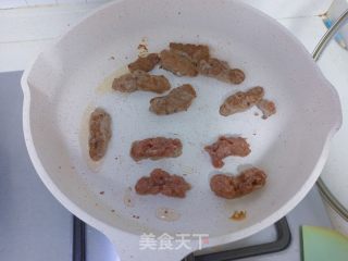 喷鼻煎牛肉条的做法步调：7