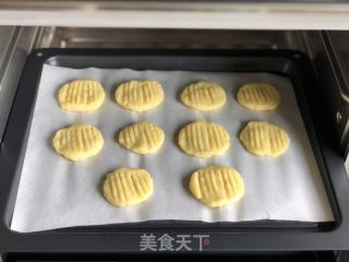 乌椒坚薯饼的做法步调：4