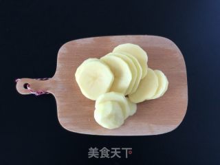 乌椒坚薯饼的做法步调：1