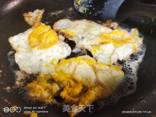 丝瓜煎鸡蛋汤的做法步调：2