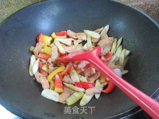 彩椒鸡胸肉炒家山笋的做法步调：9