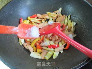 彩椒鸡胸肉炒家山笋的做法步调：12