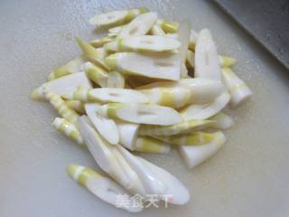 彩椒鸡胸肉炒家山笋的做法步调：7