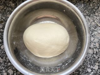 葱花饼的做法步调：2