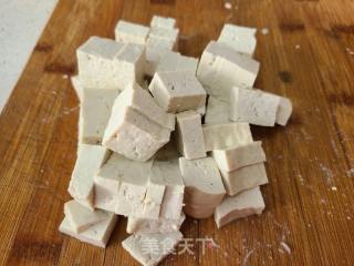 洋葱炒豆腐的做法步调：2