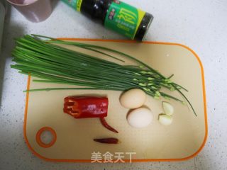 韭苔炒鸡蛋的做法步调：1