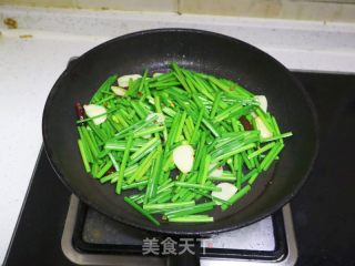 韭苔炒鸡蛋的做法步调：5