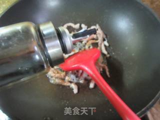 单椒肉丝炒里筋的做法步调：7