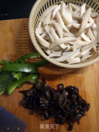 小炒杏鲍菇的做法步调：3
