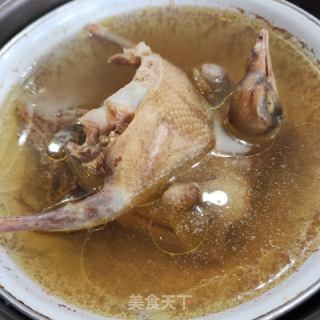 五指毛桃肥肉炖鸽子的做法步调：5