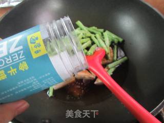臭豆腐烧四时豆的做法步调：7