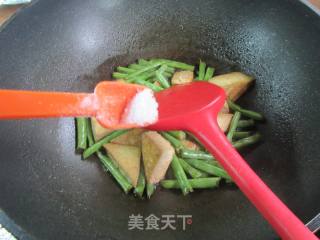 臭豆腐烧四时豆的做法步调：9