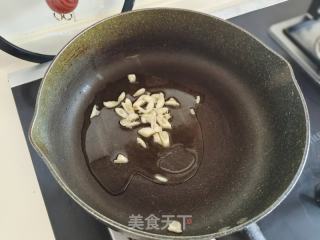 午饭肉炒洋葱的做法步调：2