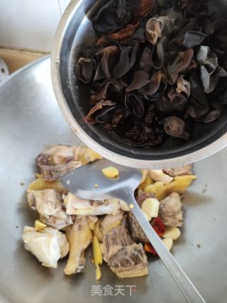纯菇蒸鸡的做法步调：7