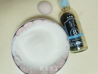 早饭鸡蛋饼的做法步调：1