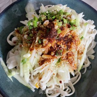 黄瓜丝拌凉里的做法步调：5