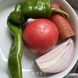 韭薹炒时蔬的做法步调：1