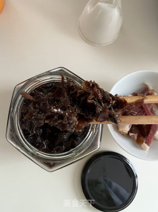 油鸡放火腿拌饭的做法步调：3