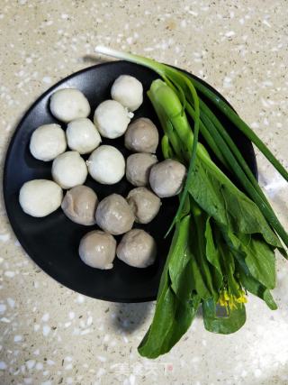 脚挨肉丸汤的做法步调：2