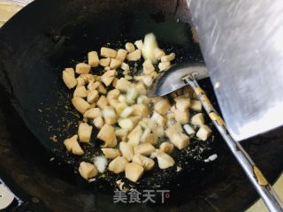 单椒鸡丁的做法步调：7