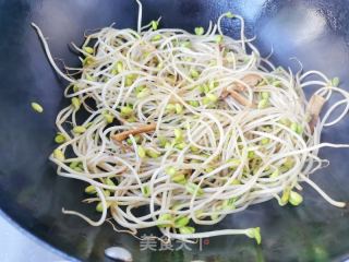 素炒黄芽菜的做法步调：5