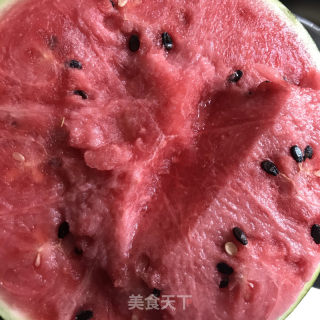 西瓜汁的做法步调：1