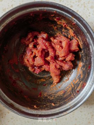 青椒炒肉丝的做法步调：4