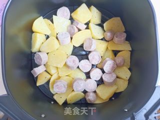 土豆烤肠的做法步调：5