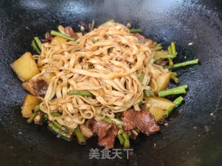 豆角焖里的做法步调：11