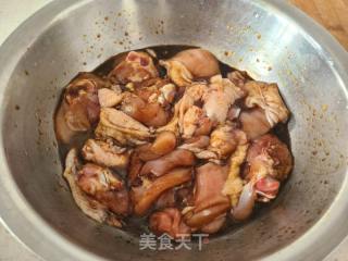 喷鼻酥鸡块的做法步调：1