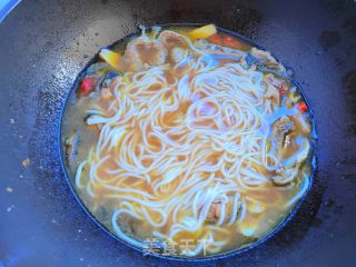 特征早饭之鲶鱼煮粉的做法步调：9