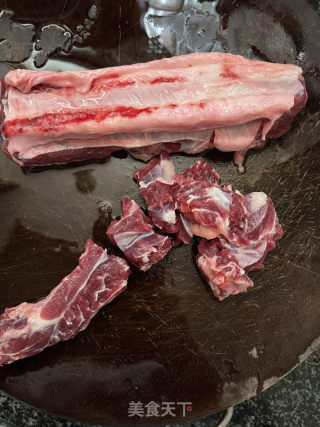 豆腐串牛腩煲的做法步调：1