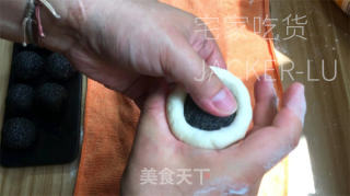 芝麻流心包，喷鼻飘四溢，柔嫩有弹性。的做法步调：17