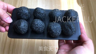 芝麻流心包，喷鼻飘四溢，柔嫩有弹性。的做法步调：13