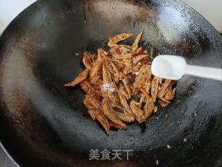 喷鼻辣孜然鸡翅尖的做法步调：5