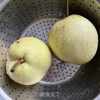 蜜梨银耳汤的做法步调：2