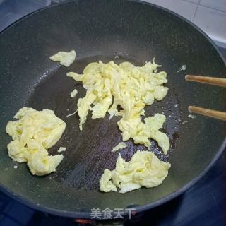 鸡蛋炒黄花菜的做法步调：7
