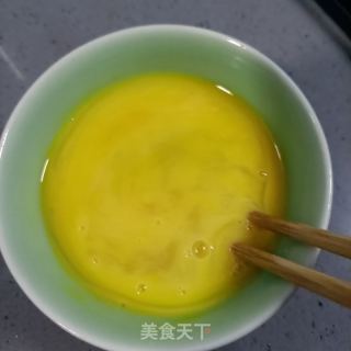 鸡蛋炒黄花菜的做法步调：3